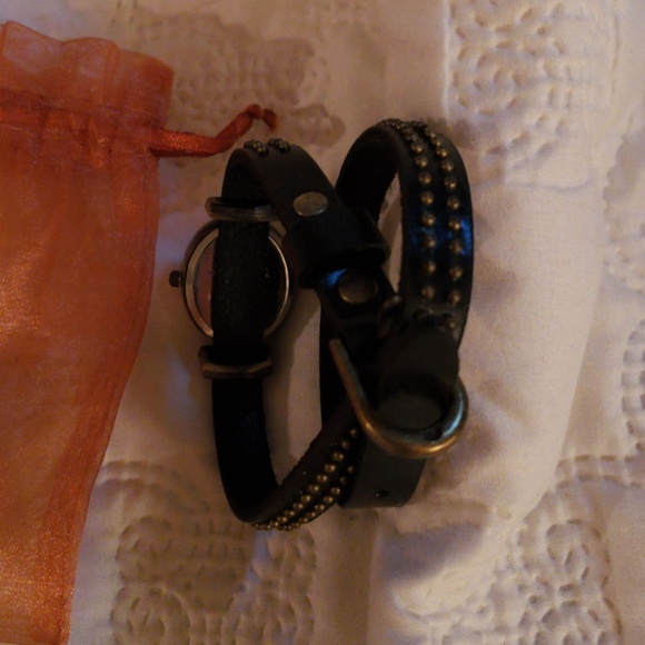 Watch - Picture 3 of 3